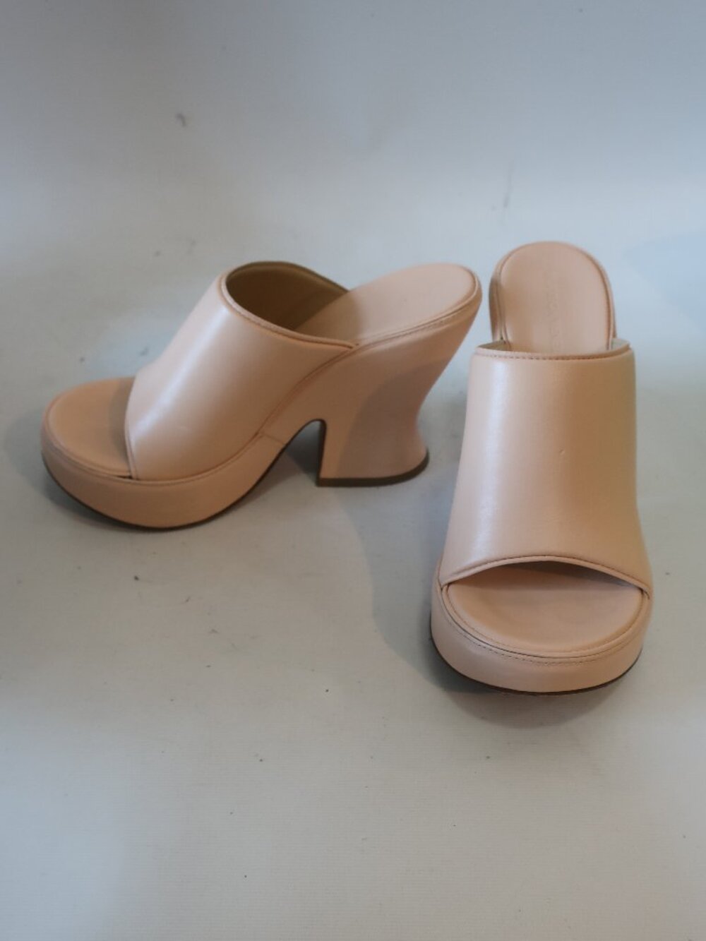 Authentic Bottega Veneta Lagoon Platform Slide Leather Sculpt Heels 40 US/10
